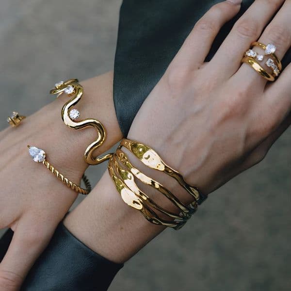Fashion 18K Gold Plated Stainless Steel Bangle Zircon Wave Twist Layer High Polished Bangles