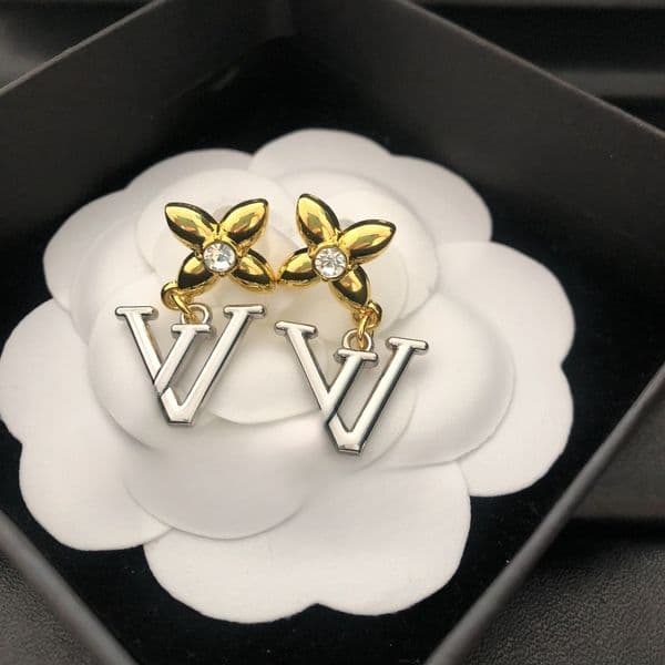 Vintage Dangle Earrings Luxury Designer Earrings Brand Letter 18K Gold Plated Earrings Women Wedding Party Jewelry Gift