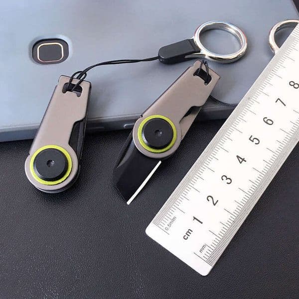 Mini Zipper Box Cutter Outdoor Portable Survival Tool Keychain Pendant Folding Knife Package Opener