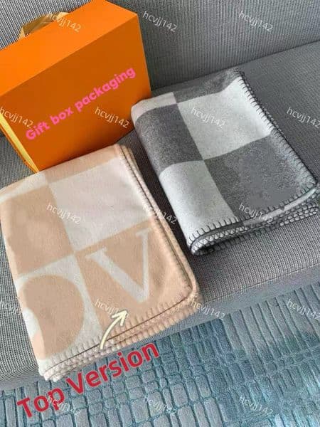 L brand cashmere quilt cover cashmere pillowcase cashmere blanket sofa blanket, home blanket warm best quality weight 1400 grams a set of blanket and pillowcase