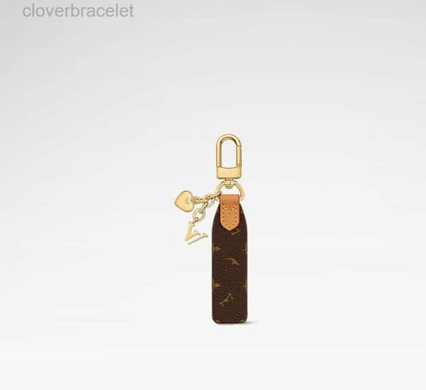 BOX High Quality With Leather Keychain Classic key Chain Letter Exquisite Portachiavi Luxury Designer Keyring Cute For Women Men accessories