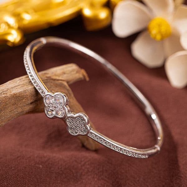 New Fashion Diamond Set Charm Small Flower Blossoms Design Temperament Women s Daily Boutique Gift Bracelet
