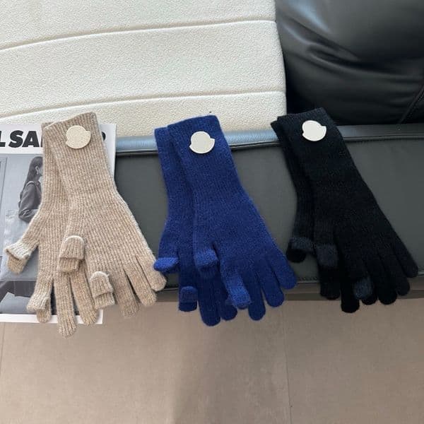 Gloves Luxury Designer Fashion Warm Knitted Cold Proof Warmer Touch Screen Cashmere Womens Gloves