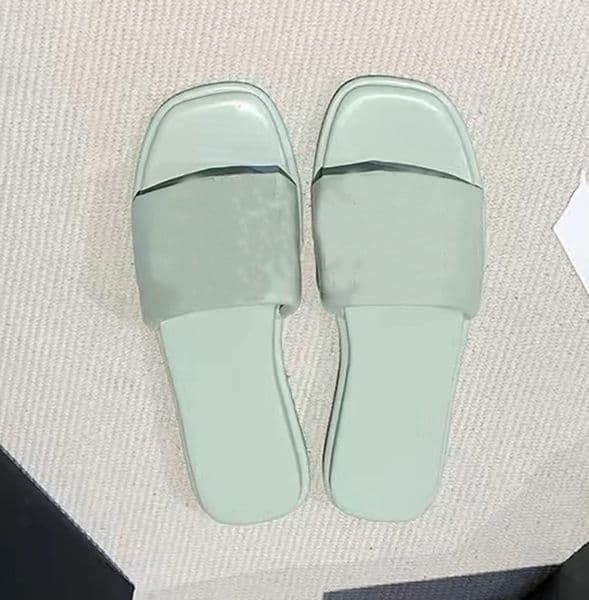 Designer Sandals Ladies Sandals Slippers women Summer Shoes Shoes Outdoor Beach Slippers Ladies Classic Fashion Casual slides D11