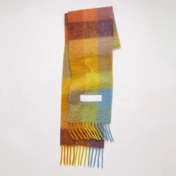Elegant Coupled Pair of Thick Insulating Woollen Checked Neckwear for Cold Seasons SC15054