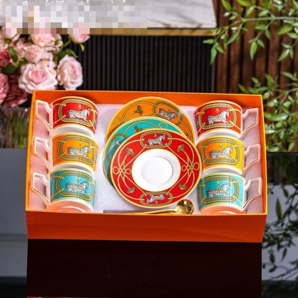 Handcrafted Porcelain Mug Duo: Classic Gold Finish Tea/Coffee Mugs W/ Complimentary Saucers B5