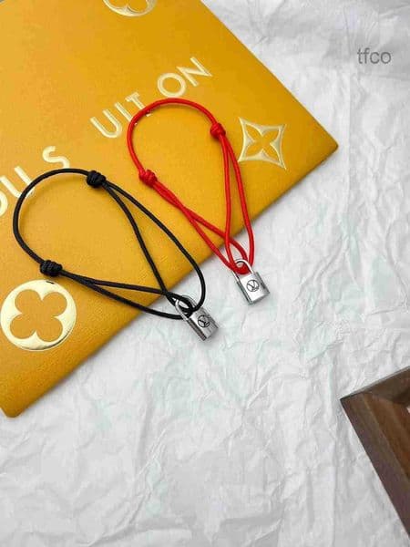 Luxury brand Gold clover bracelet LVVV Bangle designer bracelet women Luxury charm bracelet Fashion louise bracelet jewlery designer for women