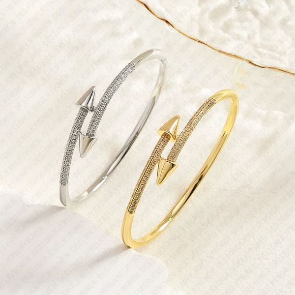 Designer Bracelet Bracelet for Women Classic Gold Open Bangle Diamond Bangles Luxury Jewlery Designer for Women Elegant Timeless Gift