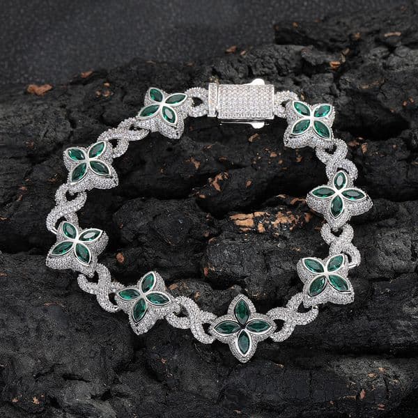 Designer Luxury Necklace Jewelry Necklaces Fashionable Five-leaf Clover Pendant Necklace High-Quality 5A Zircon Gemstones Chic Unisex Jewelry