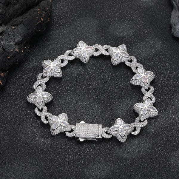 Hip-Hop Infinite Five-Leaf Clover Bracelet Fashionable Edgy Cool and Stylish with High-End Appeal, Featuring 5A Zircon Colorful Jewelry Luxury Design