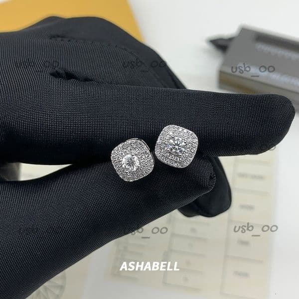 Stud Earring 925 Sterling Silver Luxury Exquisite Wedding Shining Hiphop Square Claw Setting Moissanite Diamond for Men or Women