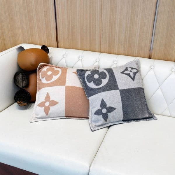 2025 New High quality Wool pillow/blanket classic old flower print textile sofa car home decoration pillow throw