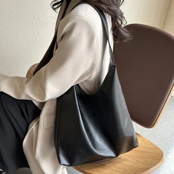 Retro pillow PU leather Boston womens handbag casual large capacity shoulder cross body bag fashion shopping bag 250418
