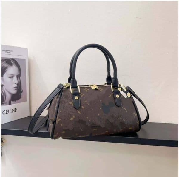 Luxury Designer handbag Women's Shoulder Bag leather clutch pochette classic High Quality Purses Luxury tote crossbody Bags wallet V39