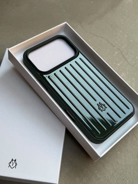 2025 newest for iPhone 17 16promax titanium gold mobile phone case luggage 16pro magnetic case 6.7 inch protective case new fashion special edition protective case