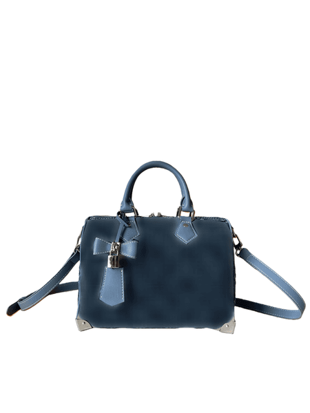Chic Sophistication: Durable Ladys Designer Handbag with Comfortable Adjustments