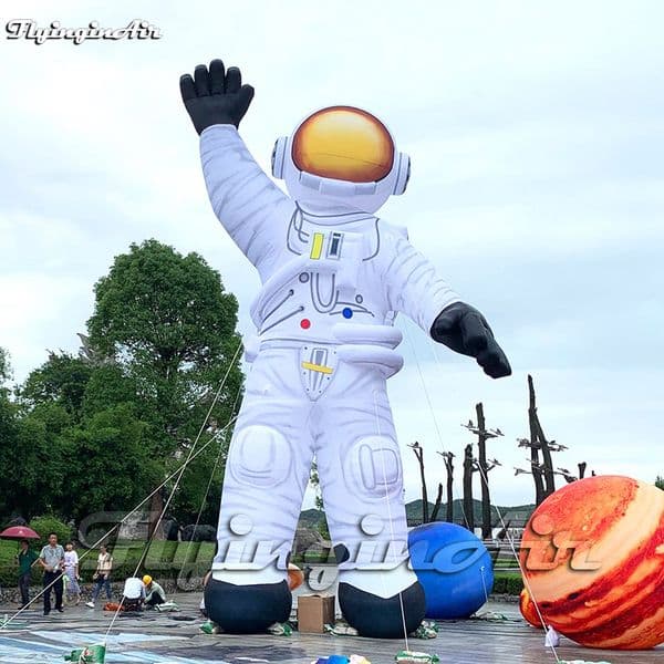 Large Outdoor Blow-up Astronaut Model Inflatable Sculpture for Aerospace Events