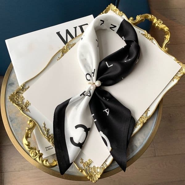 Designers for Women Silk Head Scarfs Luxurious Scarf High End Classic Letter Pattern Designer Shawl Scarves New Gift Easy to Match Soft Touch Above size 53*53cm