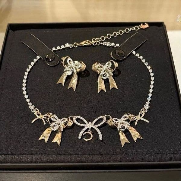 Women's Bow Pendant Necklace 18K Gold Plated Diamond Earrings Necklace Designer Classic Necklace Luxury Earrings Necklace Set High Quality Gift