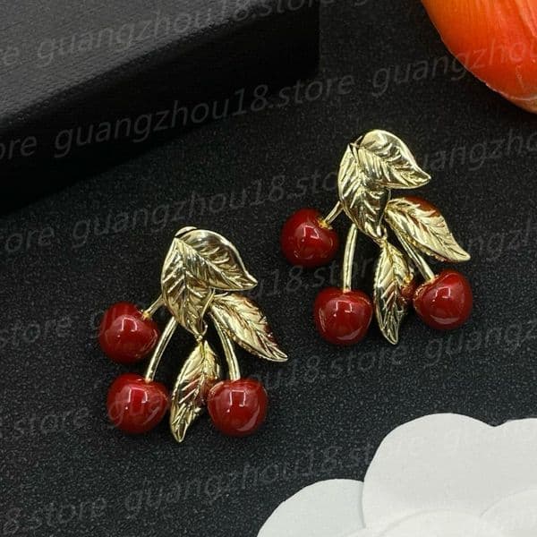 Fashion Designer Bracelets Luxury Women's Necklaces Earrings Cherry Pendant Jewelry Sets 31181