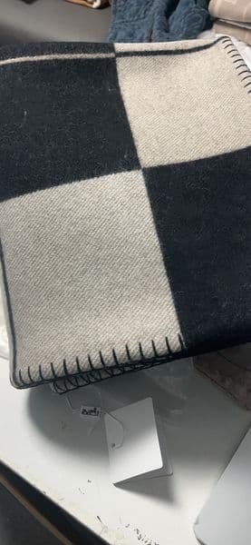 90%wool 10%cashmere Thick NEW Designer h Black blankets Blanket Big Size 135*170cm Wool Gig Size