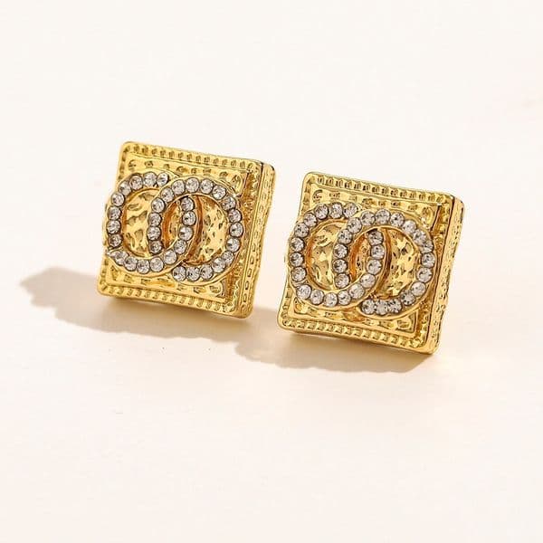 Luxury Earings Designer Jewelry Women Stud Earrings Simple Fashion Wedding Party Accessories Gifts