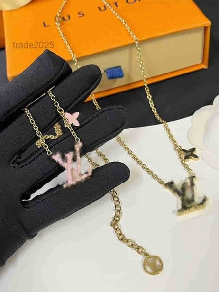 Designer Necklaces necklaces designer necklace for woman Bracelet Pendant Necklaces Womens Jewelry Classic Heart Wholesale Luxury Designers Bracelet suit With B