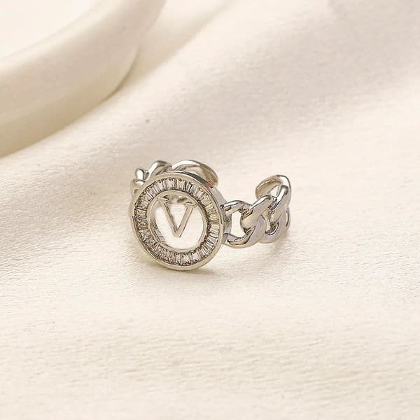 Women's Charm Boutique Ring 18K Gold Plated Jewelry Luxury Alloy Ring Silver Plated Diamond Ring Designer Wedding Ring