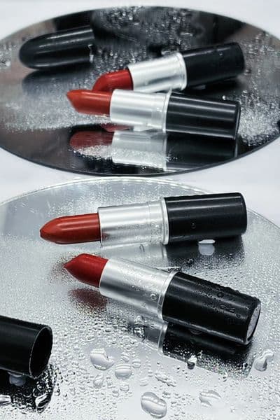 High quality Brand Makeup Red Matte and Lustre Lipstick Rouge A Levres NET WT./POIDS NET 3g Mocha Twig Chili Lips Cosmetic