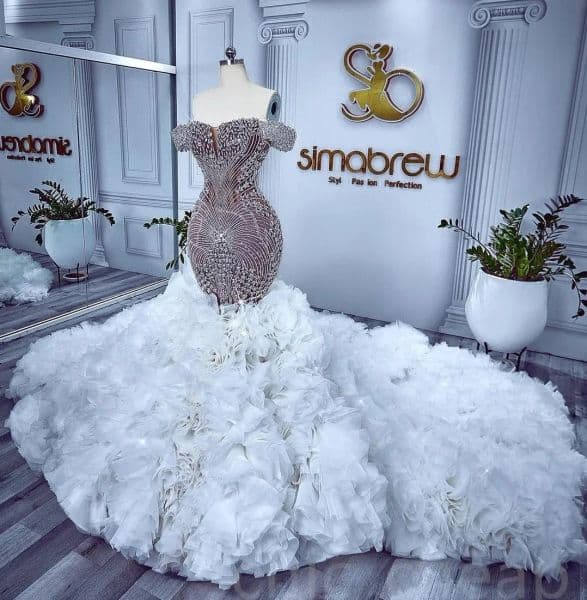 2025 Luxurious Mermaid Wedding Dress Off the Shoulder Beaded Crystals Illusion Ruffles Train Tulle Bridal Bride Gowns Arabic Dubai Vestidos De Novia