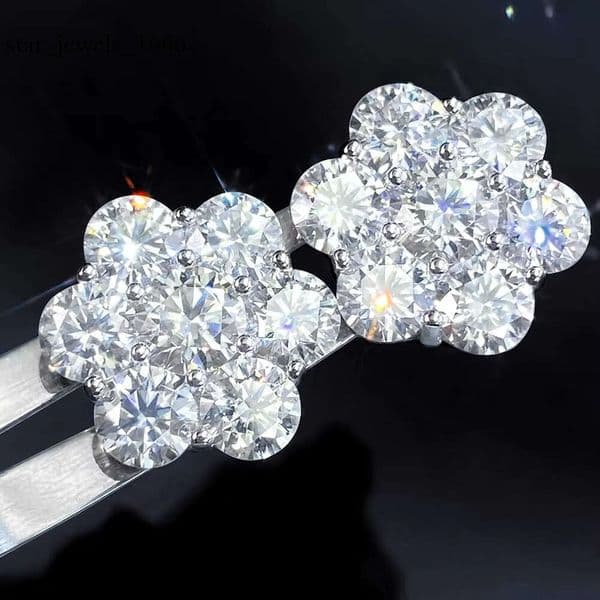 Iced wer Cluster Screwbacks Sterg Sier 5mm Round Cut VVS D Color Moissanite Stud Earrings
