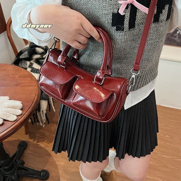 Niche Design Multi-Pocket Motorcycle for Women 2024 Autumn Winter New Short Handle Handbag Single Shoulder Crossbody Pillow Bag ddmynov