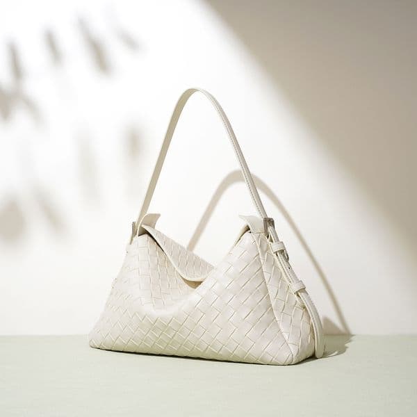 Korean style fashionable commuter bag