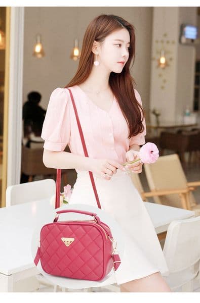 Free Shipping New Designer Bag For 2025 Women's Fashion Crossbody Bag Handbag Small Square Luxury Wallet Summer Texture Niche Ladies Shoulder Factory