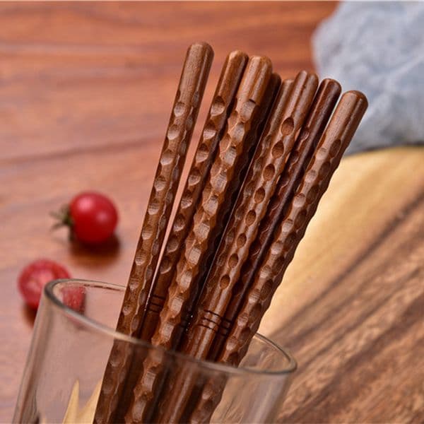 Natural Wooden Chopsticks Reusable Japanese Classic Style Lightweight Hand-Carved Safe ChopSticks