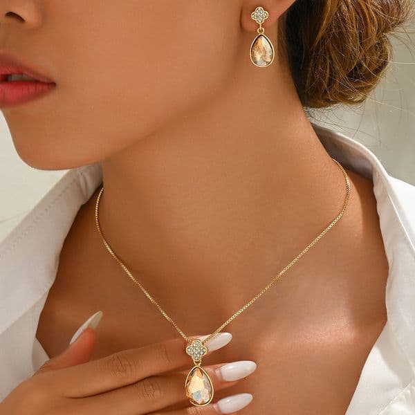 Korean And Japanese Style Women's Necklace Jewelry Set Water Drop Inlaid Design Earrings High-End Sense Accessories