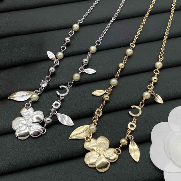 Designer Woman Necklace Flower Copper Pendant 18K Gold Plated Jewelry Choker Chains Necklace Gift Box