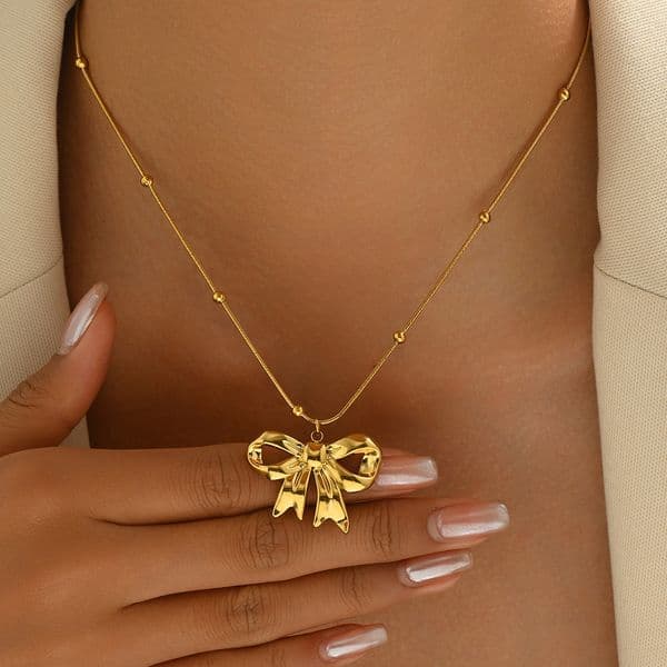 2024 New Small Style Women's Bowknot Design Clavicle Chain Long Necklace High-End Jewelry