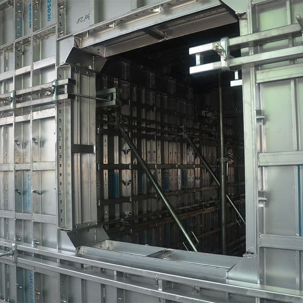 Reusable aluminum formwork for alloy concrete building systems