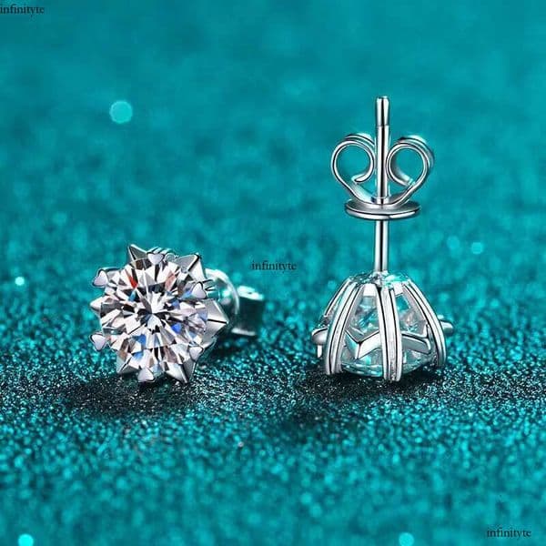 DHCollections Moissanite Stud Earrings Sterling Sier Snowflake Design Passed Dia Test 0.5-2 Ct Perfect Cut for Women Men Hypoallergenic Jewellery Pair aaa