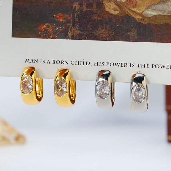 Fashion Simple Zircon Earrings For Women Ear Clips Exquisite Luxury Retro Versatile Niche Temperament High-end Earrings