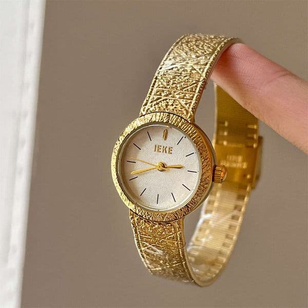 Ultra-Thin Round Women's Watch High-End Light Luxury Shiny gold Mesh Strap Minimalist Style Versatile Wrist watch