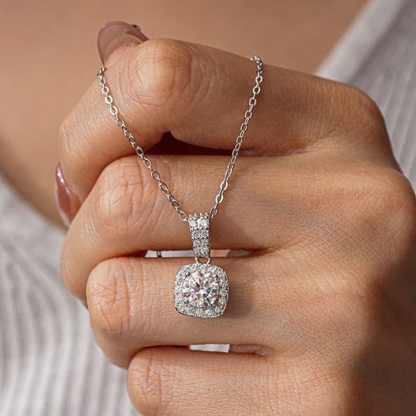 Designer necklace 925 Sterling Silver Pendant 1 Ct Moissanite Necklace Silver Pendant for Women Classic Square Pendant Jewelry