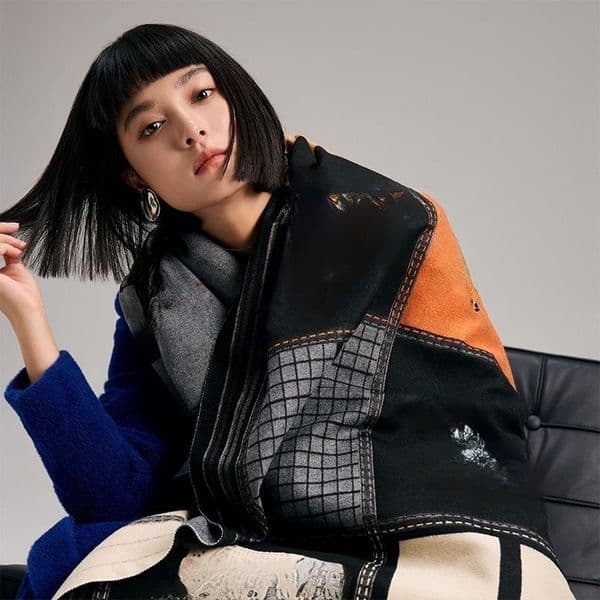 Designer elegant jacquard design women's scarf cashmere soft warm tassel shawl autumn and winter windproof blanket scarf