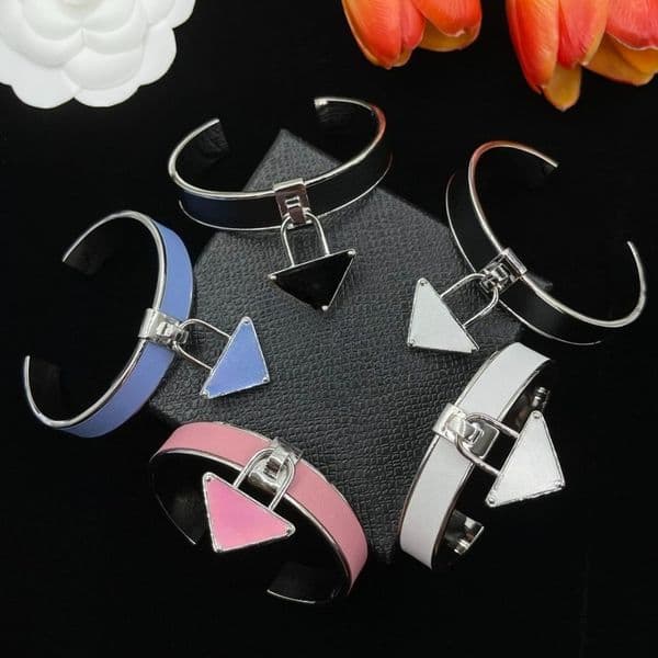 Designer Classic Bracelets Simple Leather Bracelets 18K Gold-plated Cowhide Bracelets Couples Jewelry Christmas Gifts High-end Luxury Jewelry Bracelets