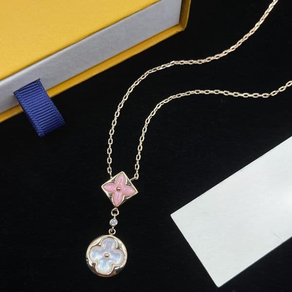Designer Necklace Elegant Mother-of-Pearl Flower Pendant Necklace for Women Gold Silver Letters with Diamonds Classic Brand High Quality Jewelry