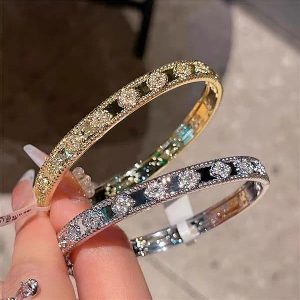 Luxury Minimalist Delicate Multi-Functional Clover Zircon Copper-Plated Women's Bracelet