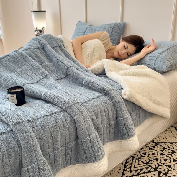 Textured Sherpa Fleece Double-Layer Throw Blanket, Super Soft Plush Blanket for Bed & Couch, Cozy Reversible Blanket for Home Decor & Cold Days 100*150cm