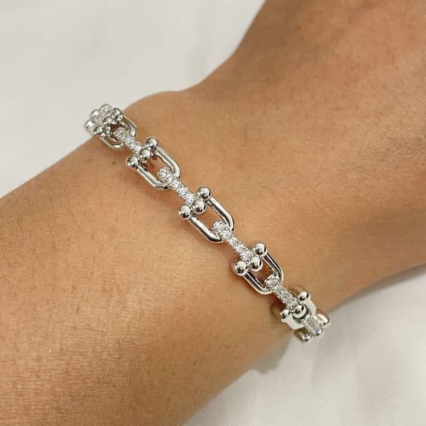 Designer Charm 18k white gold U-shaped twisted cross horseshoe buckle high-end bracelet adjustable free shipping