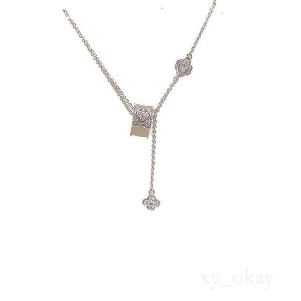 DHcollections Delicate Four-Leaf Clover Necklace - Gold Plated Floral Pendant Chain for Women | Dainty Lucky Charm Jewelry 35cm+5cm